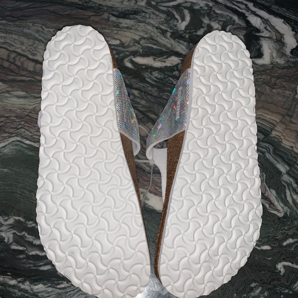 🆕 Birkenstock White/Silver Sandal - Picture 2 of 3